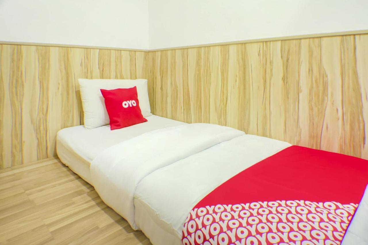 Oyo 90028 Ragula Hotel Johor Bahru Ngoại thất bức ảnh