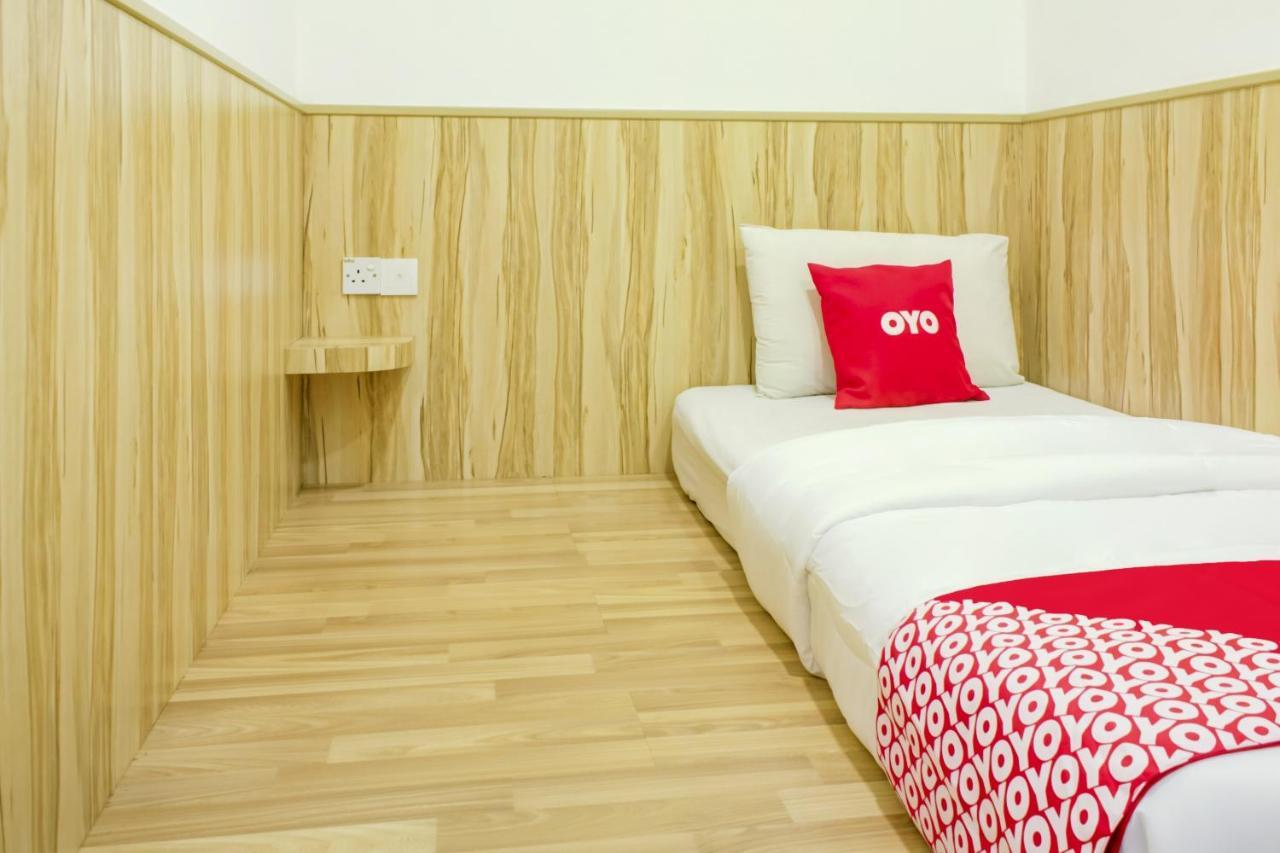 Oyo 90028 Ragula Hotel Johor Bahru Ngoại thất bức ảnh